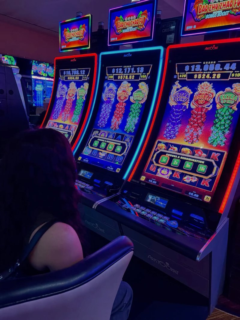 Lucki casino - What’s the quickest way to turn my living room into a cinema?